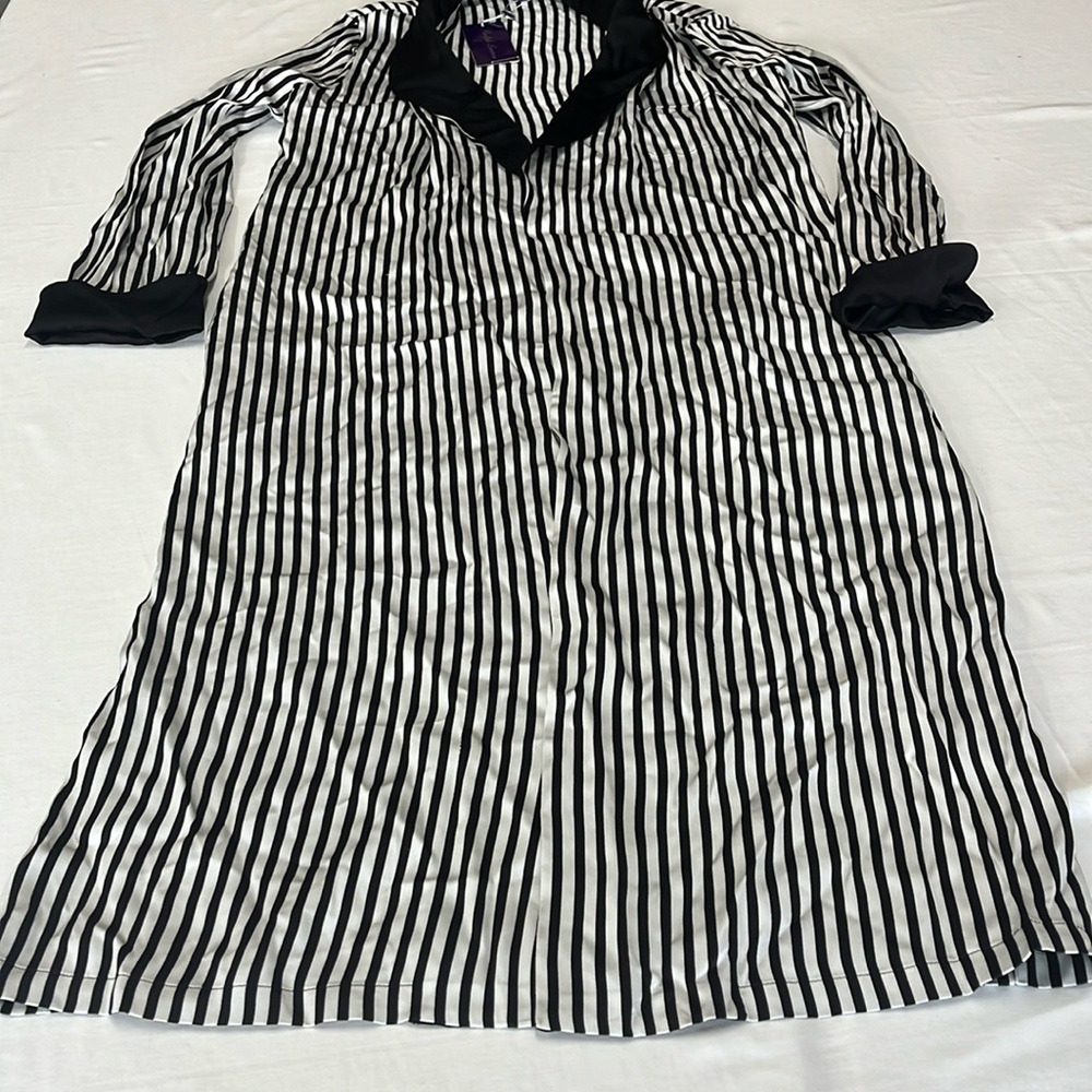 Ralph Lauren’s purple label black-white shiny viscose coat-dressing M in Italy.